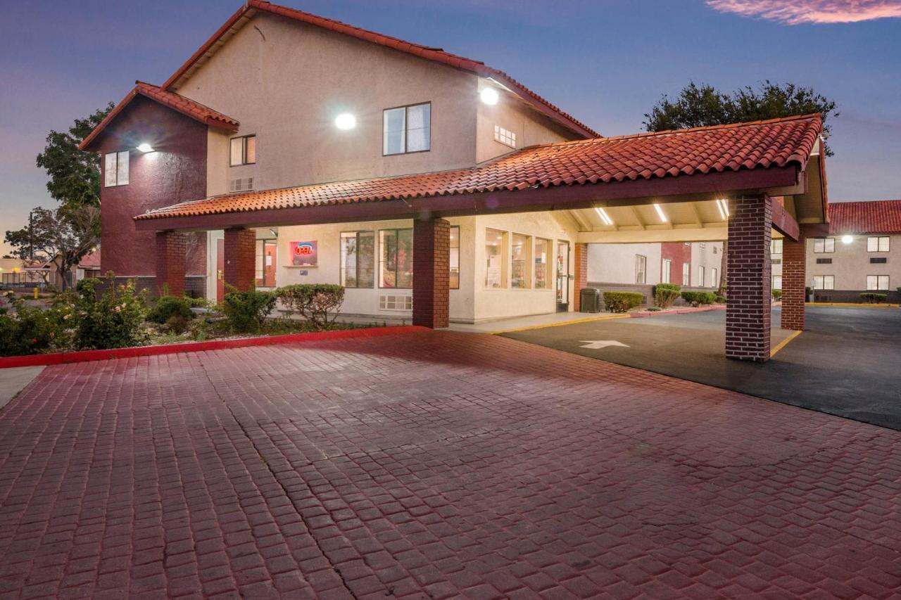 Red Roof - Lancaster Palmdale