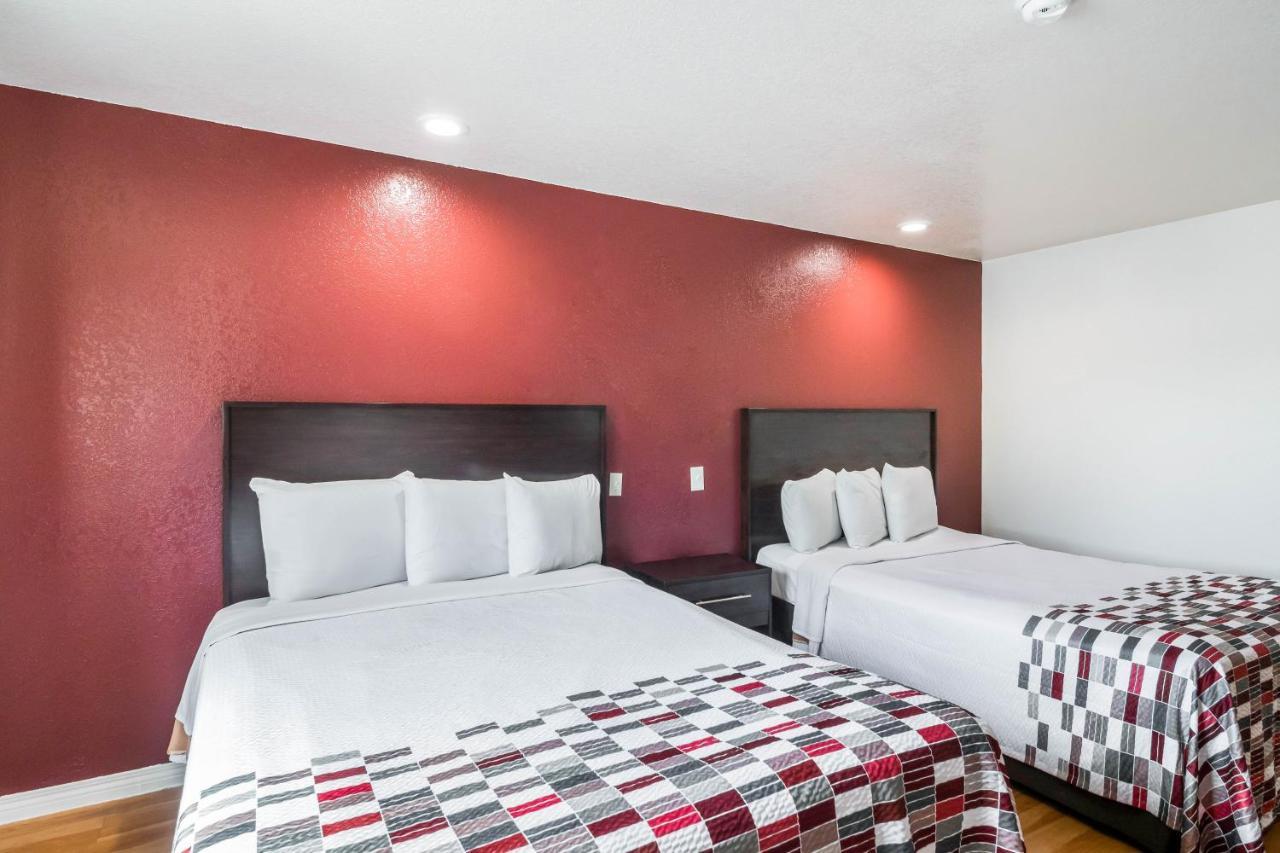 Red Roof - Lancaster Motel