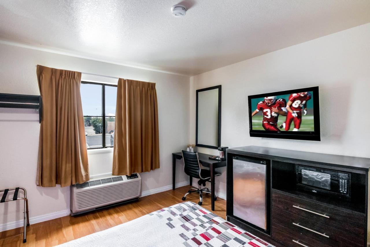 Red Roof - Lancaster Motel 2*